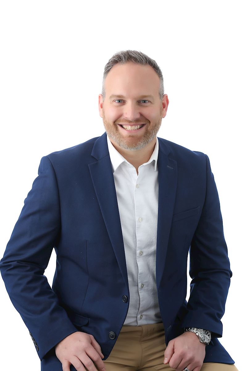 Jay Schares headshot