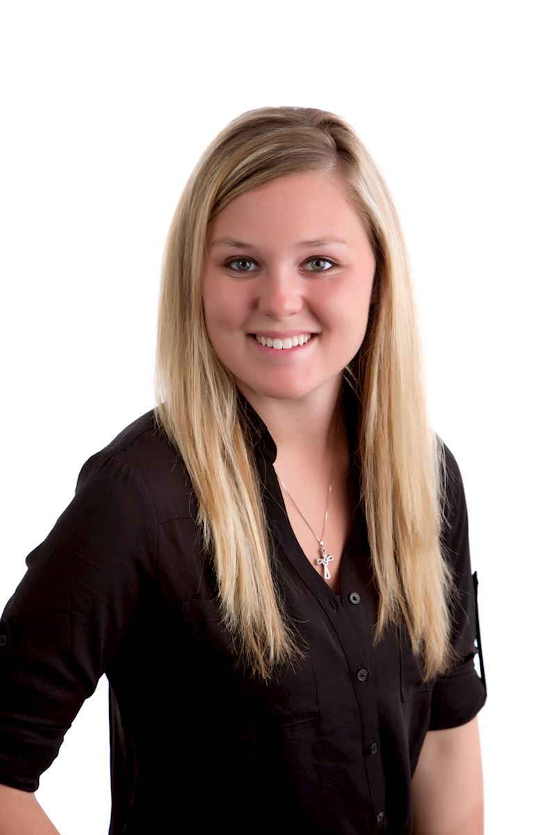 Kelsey Carriger headshot.