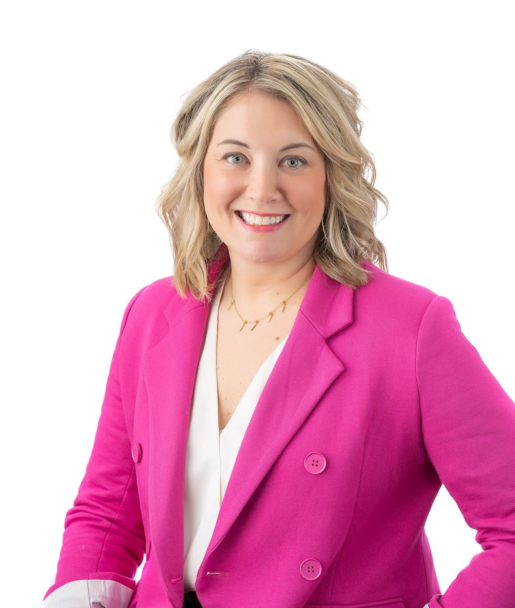 Liz DeJoode Headshot