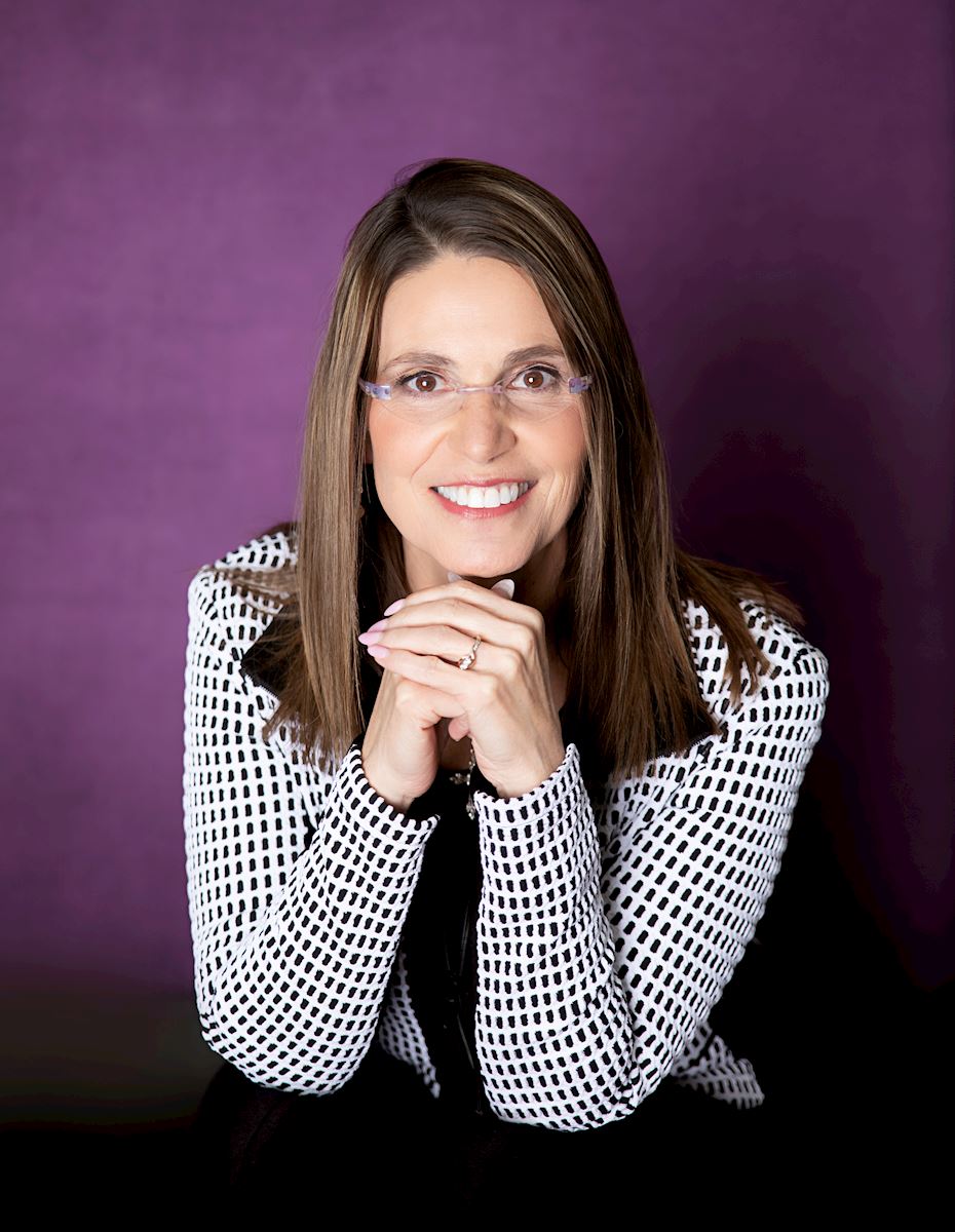 Ramona Wink headshot